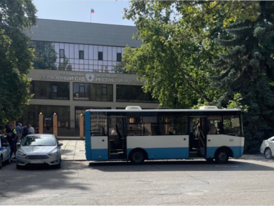 Окупанти незаконно затримали та оштрафували 14 осіб, які прийшли підтримати Нарімана Джеляла та братів Ахтемових
