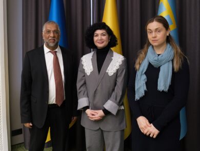 Постійна Представниця зустрілася з Надзвичайним і Повноважним Послом Південно-Африканської Республіки в Україні паном Шуейбом Касу