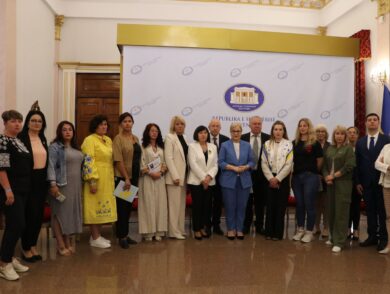 Українські родини, які постраждали від російської агресії в Україні,  взяли участь у заході в парламенті Албанії