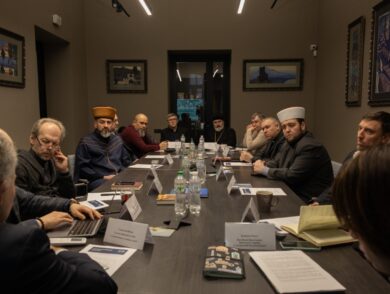 Temsilcilikte “Qırım Muhtar Cumhuriyetiniñ ve Aqyar şeeriniñ işğalden qurtarılması ve reintegratsiyası. Esas çağıruvlar, telükeler ve olarnı yeñmekniñ yolları” adlı Ekinci Dinlerara dialog 