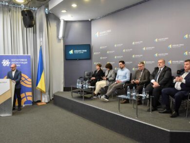 В Українському кризовому медіацентрі відбувся брифінг Представництва щодо порушення прав національних меншин і корінних народів у Криму