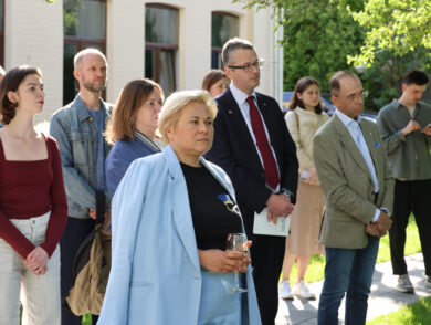 У Представництві відбулося офіційне закриття виставки “Тінь від води”
