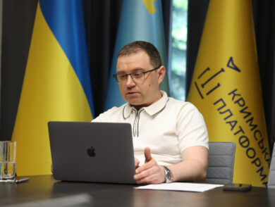 Temsilcilikniñ taqımı V.N. Karazin adına Kharkiv milliy universitetiniñ studentleri içün lektsiya keçirdi